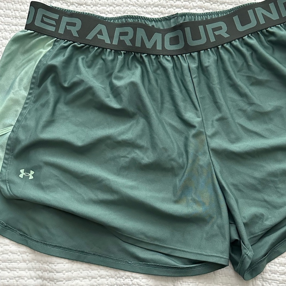 Euc under amour gym shorts